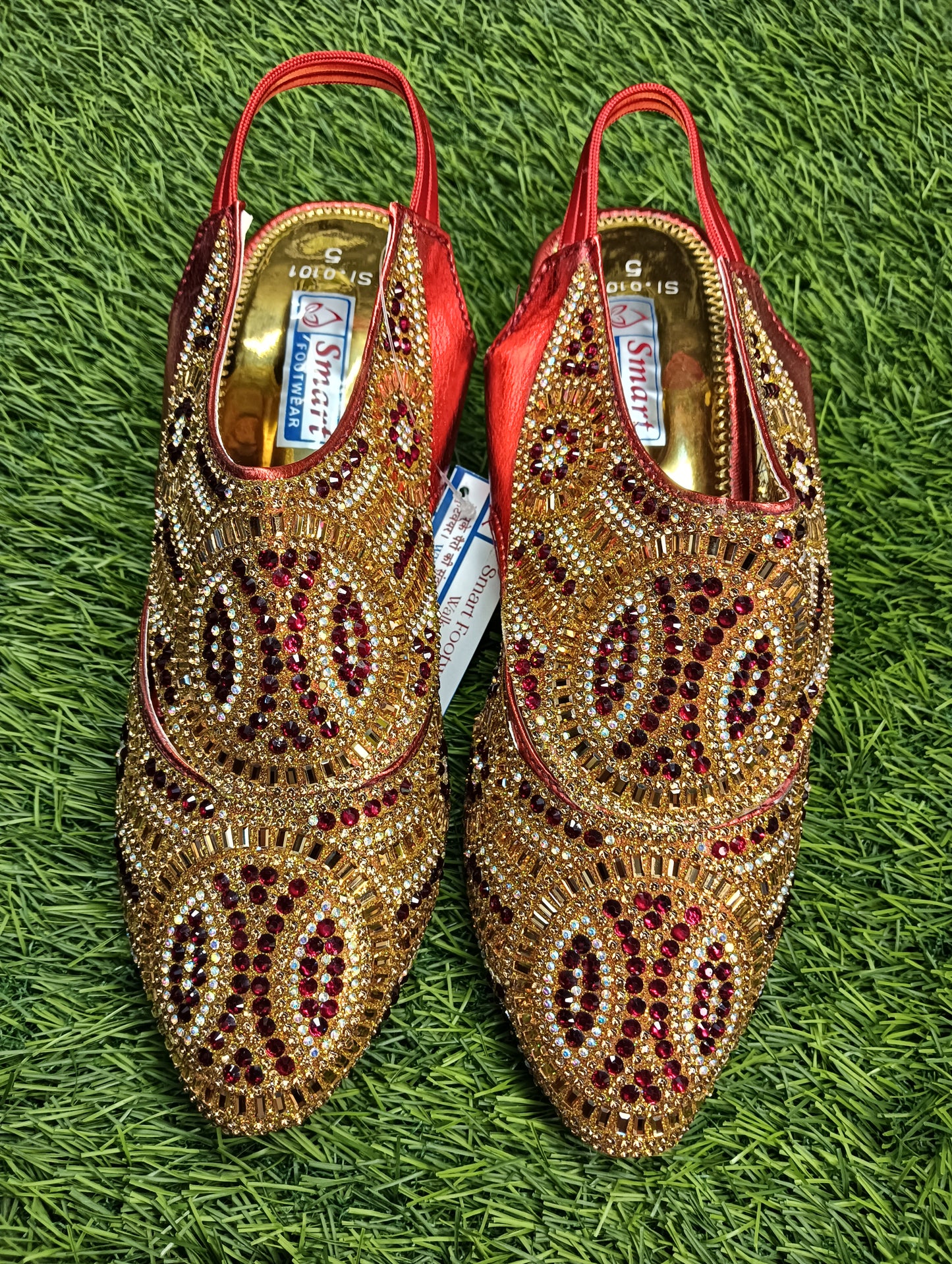 Back Belt Dhulan jutti & Party wear ladies fancy sandal (Warranty For sole, Heel , Tapi And Pasting up to 90 days ) From Date of Purchaase.
