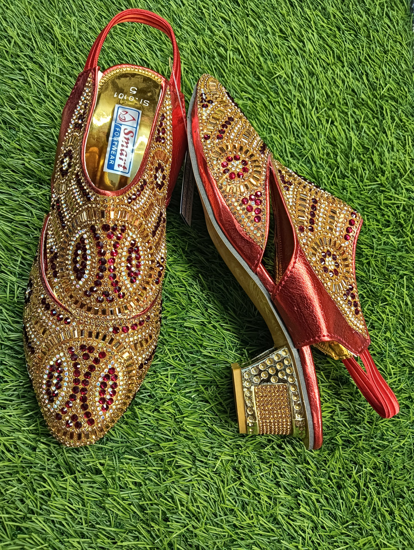 Back Belt Dhulan jutti & Party wear ladies fancy sandal (Warranty For sole, Heel , Tapi And Pasting up to 90 days ) From Date of Purchaase.