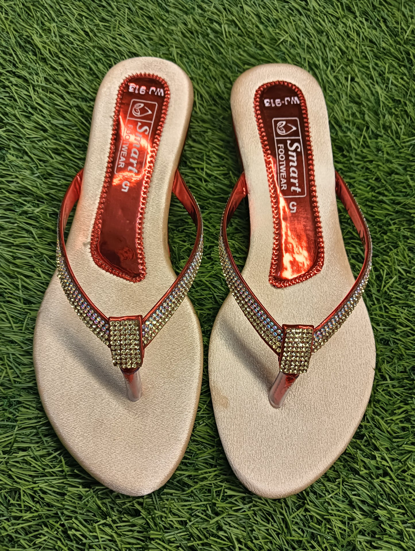 Flat party wear women fancy sandals (Warranty For sole, Heel , Tapi And Pasting up to 90 days ) From Date of Purchaase.