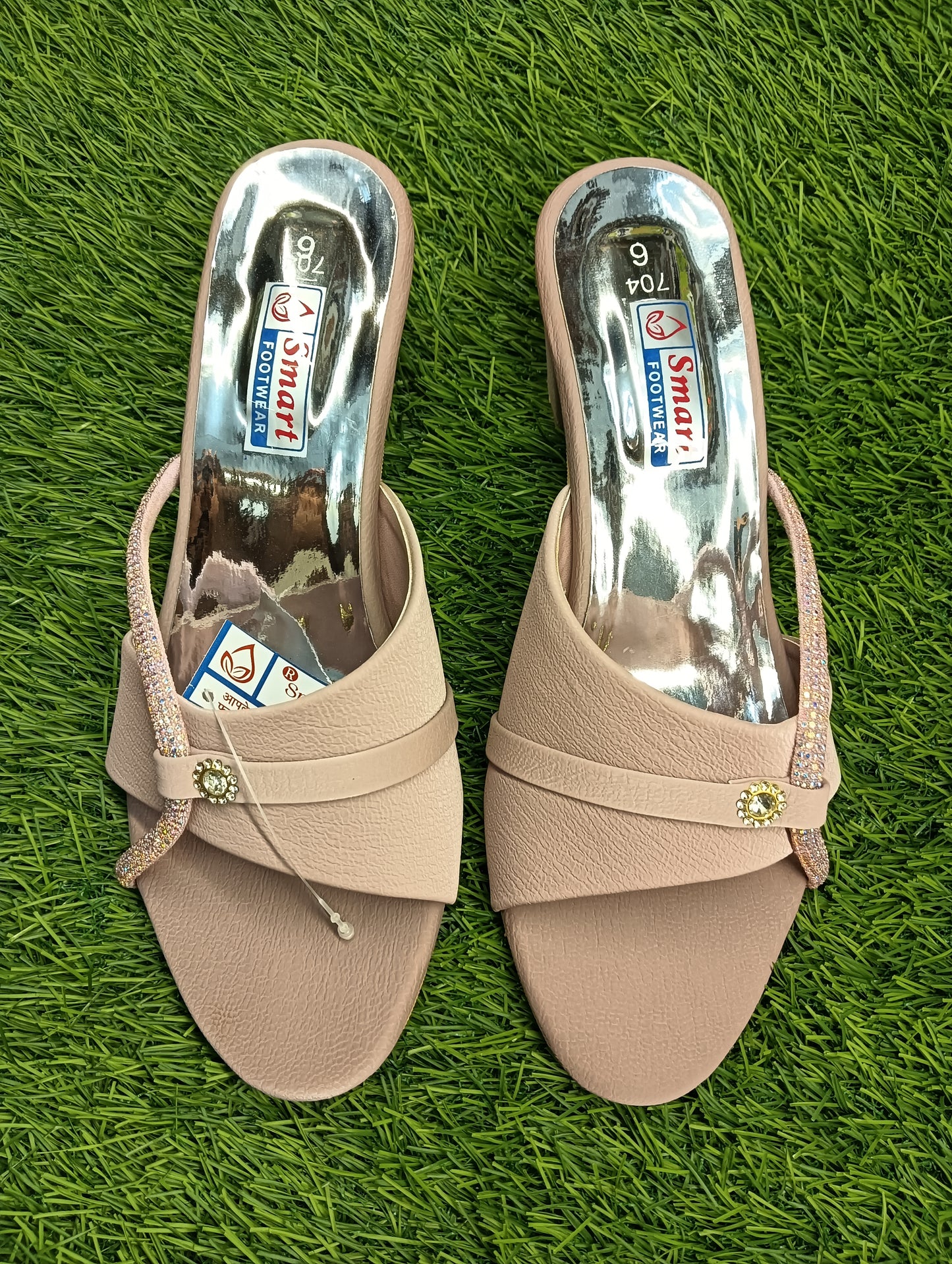 704 , Women Party Wear Causal normal Hill Fancy Sandle. (Warranty For sole, Heel , Tapi And Pasting up to 90 days ) From Date of Purchaase.