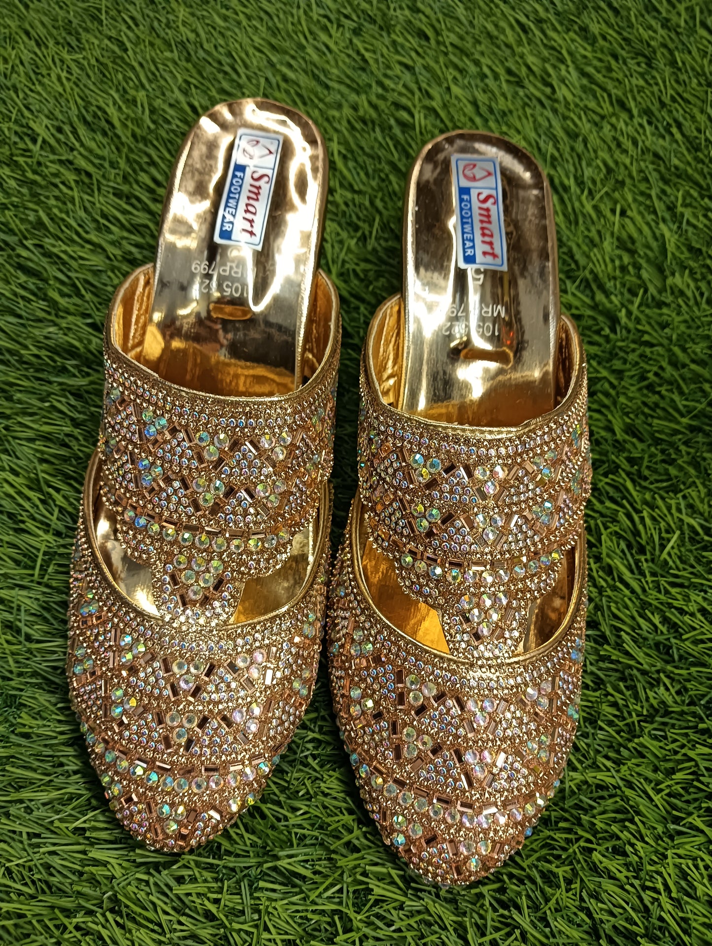 105.522, Half Kolapuri Dhulan Jutti & Party Wear sandal (Warranty For sole, Heel , Tapi And Pasting up to 90 days ) From Date of Purchaase.